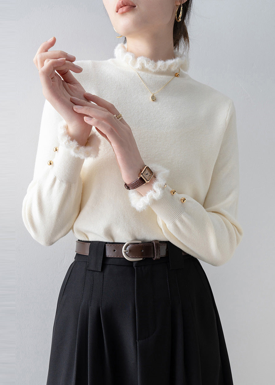 Effortlessly Elegant Sweater with a Timeless Design