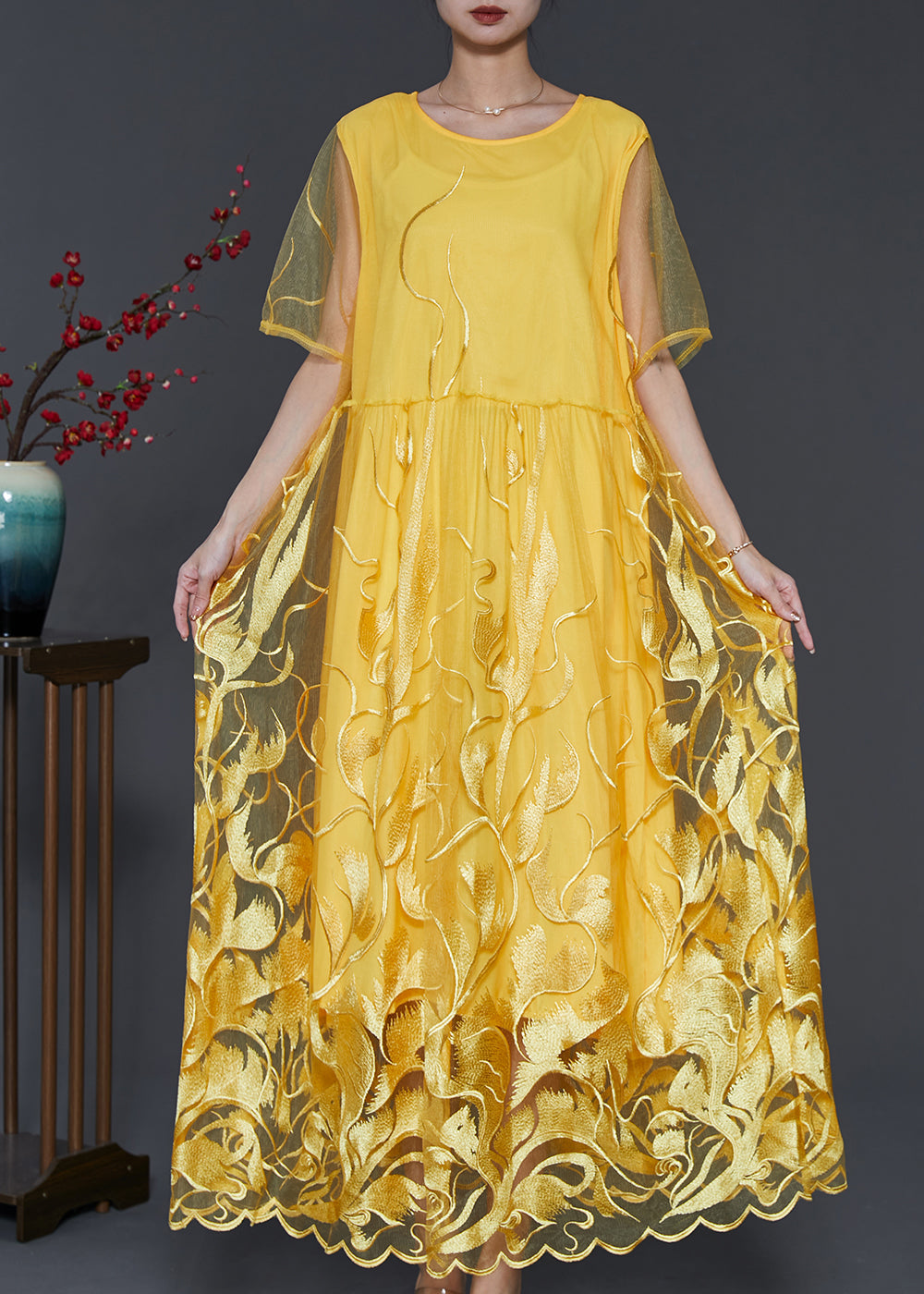 Well Tailored Dress with a Graceful Silhouette