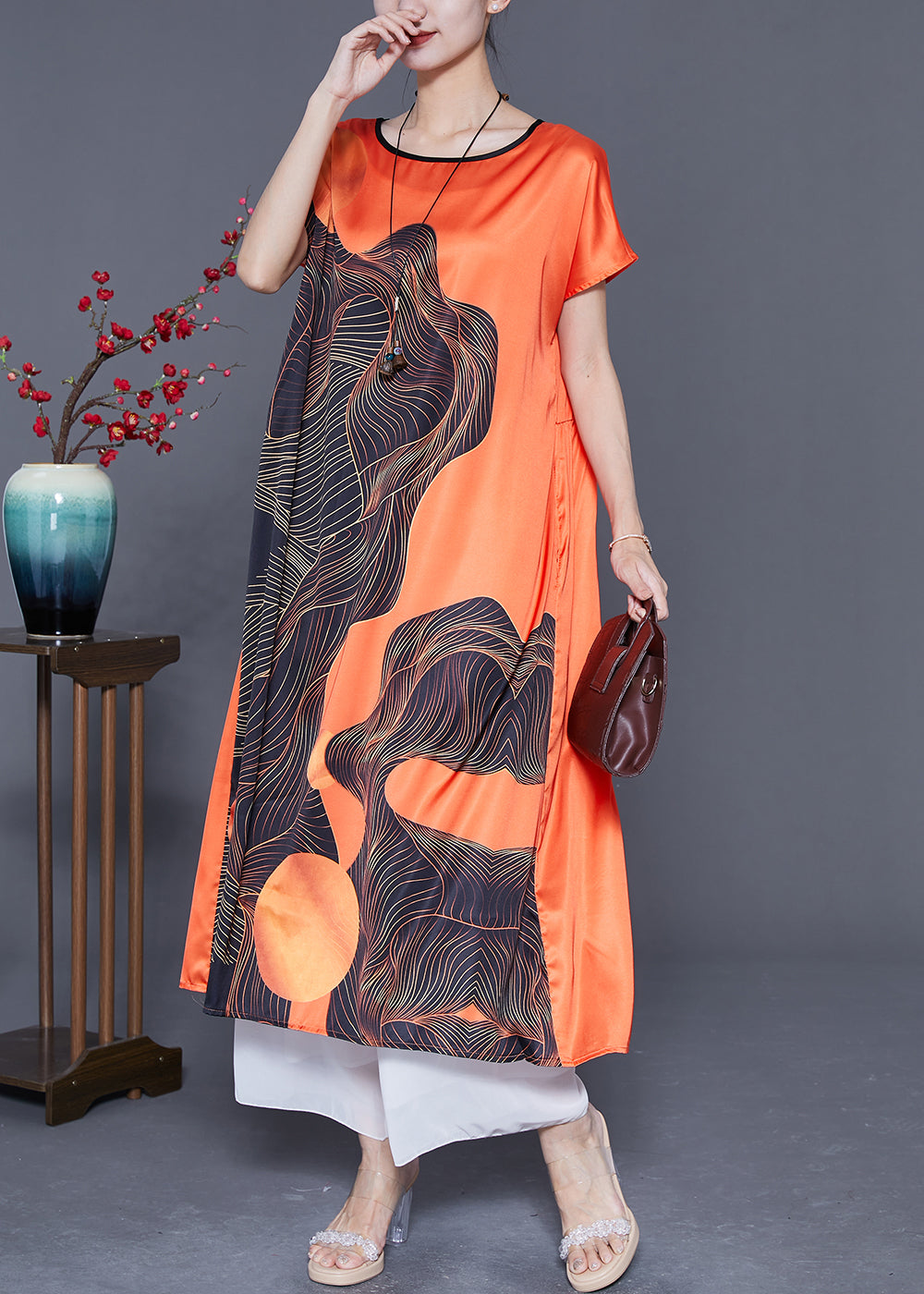 Beautifully Crafted Dress in a Classic Style