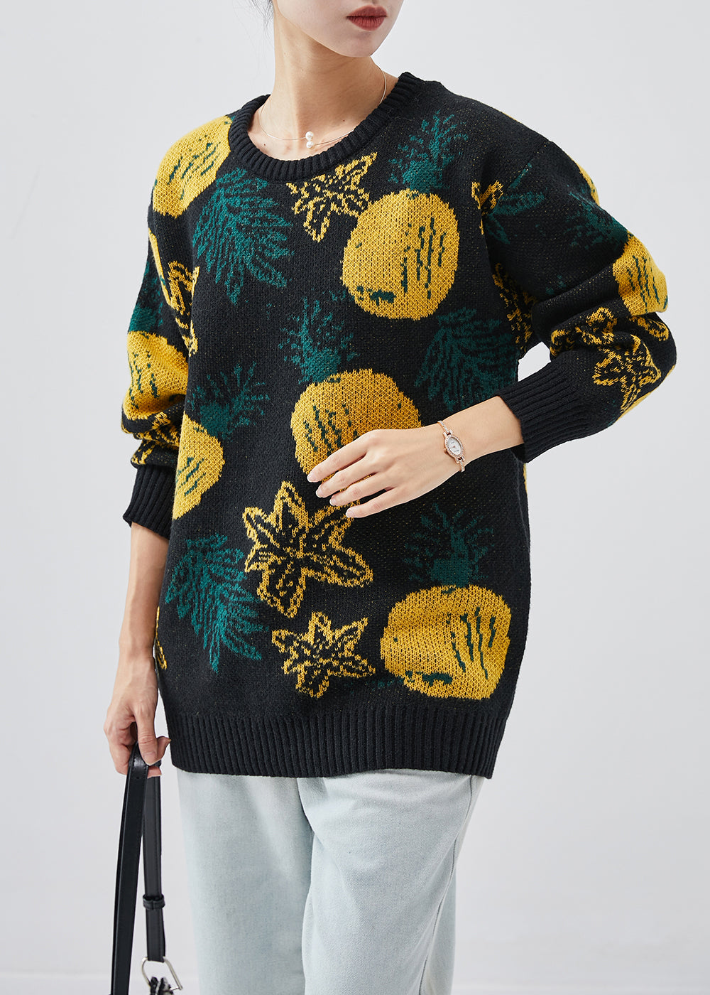 Effortlessly Elegant Sweater with a Timeless Design
