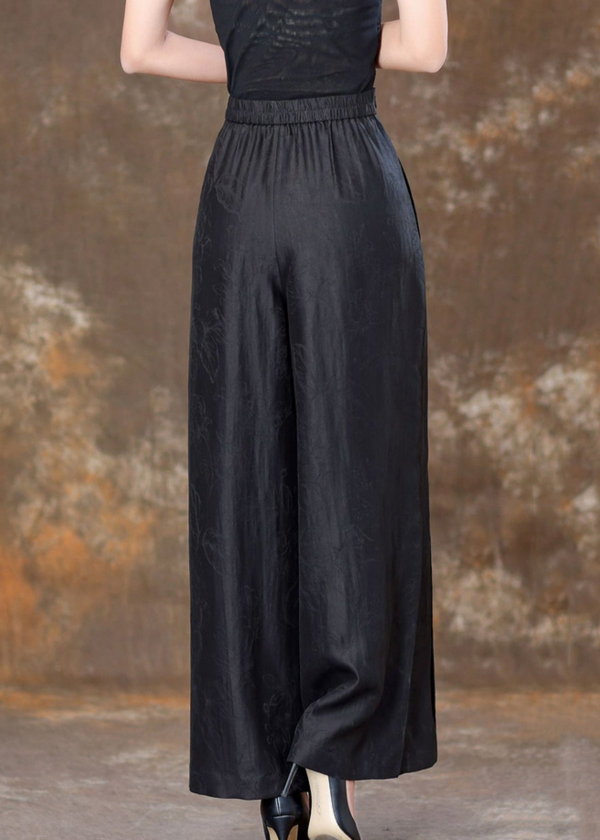 Elegantly Styled Pants for Everyday Wear