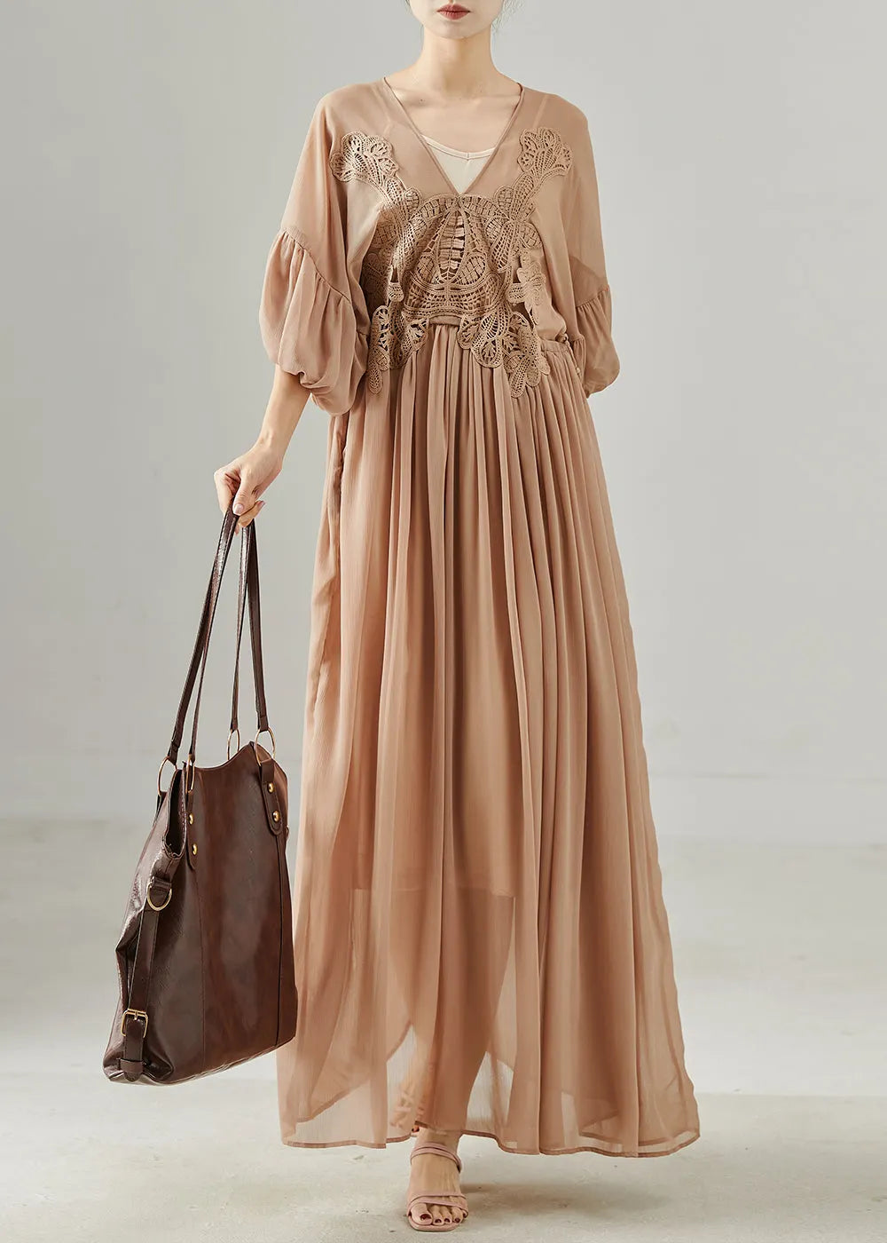Well Tailored Dress with a Graceful Silhouette