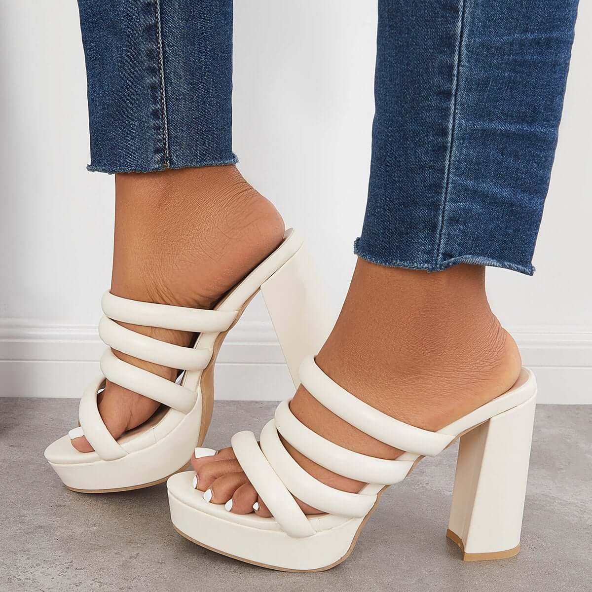 Graceful Orthopedic Sandals for Modern Look