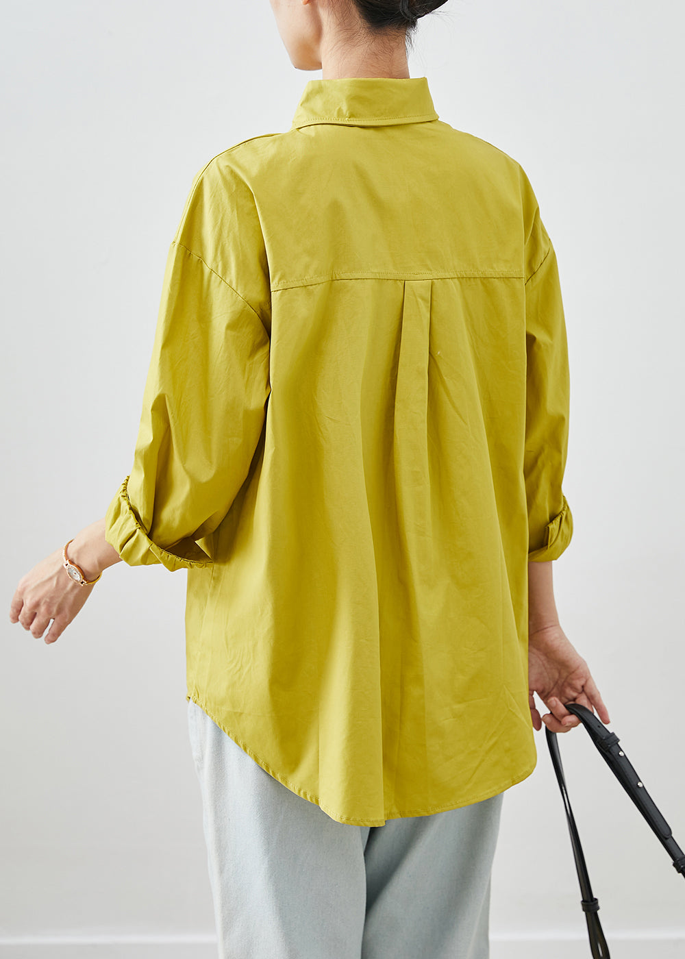 Classic Vintage Shirt with a Flattering Fit