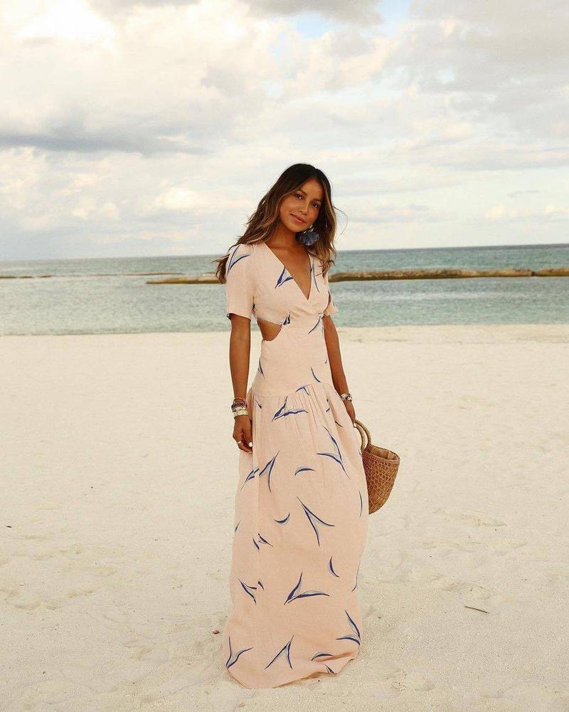 Sophisticated Dress with a Clean Classic Look