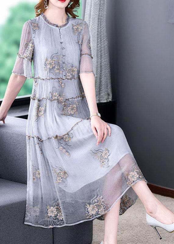 Beautifully Finished Dress in a Timeless Design
