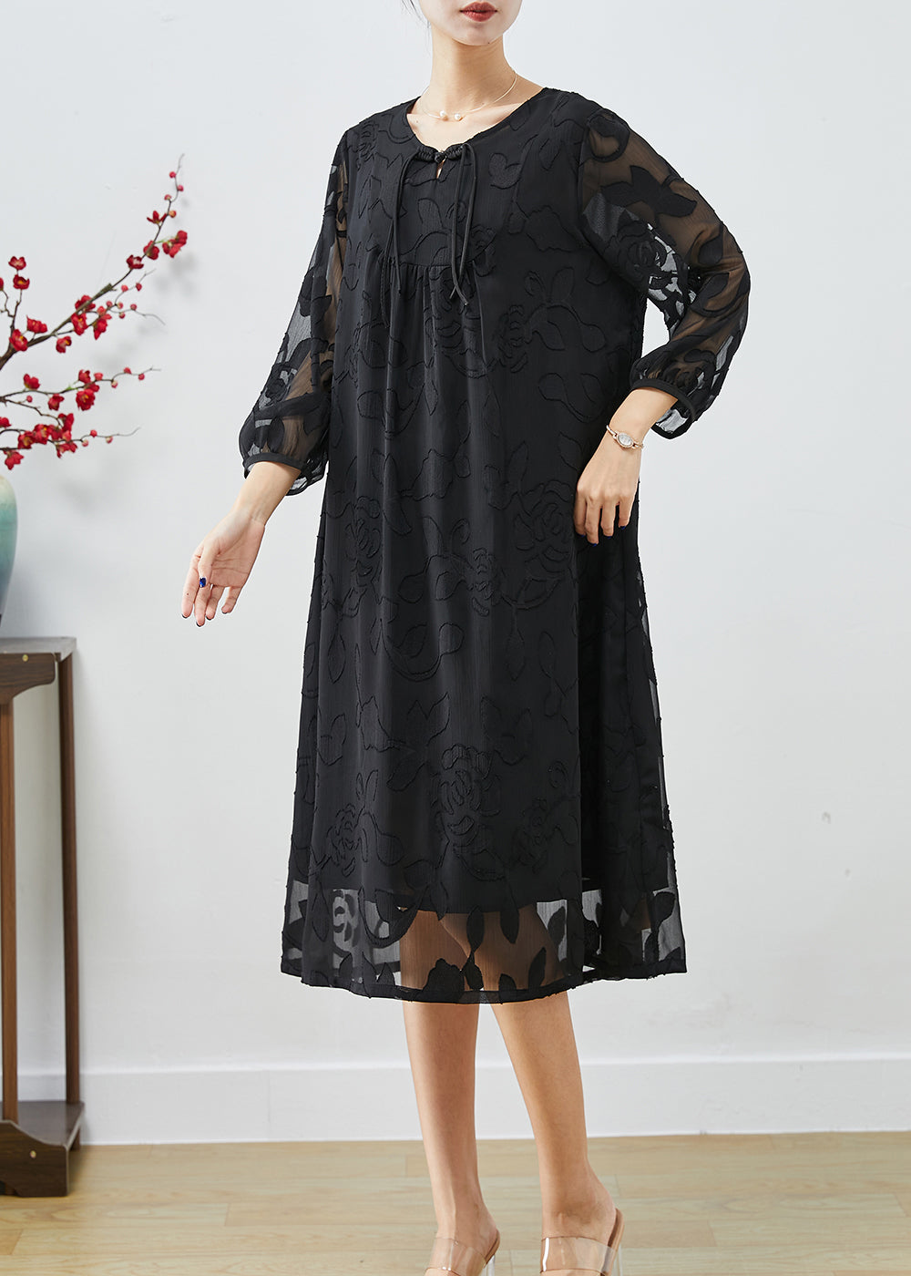 Effortlessly Elegant Dress with a Timeless Design