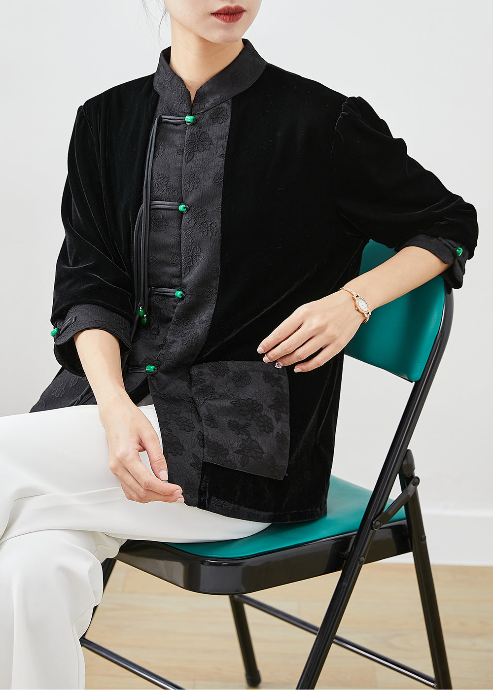 Elegantly Styled Coat for Everyday Wear