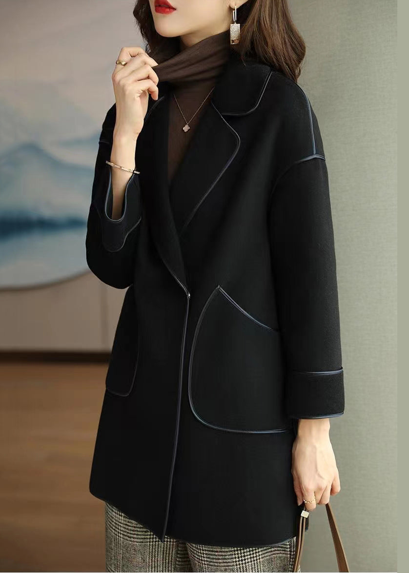 Effortlessly Elegant Jacket with a Timeless Design