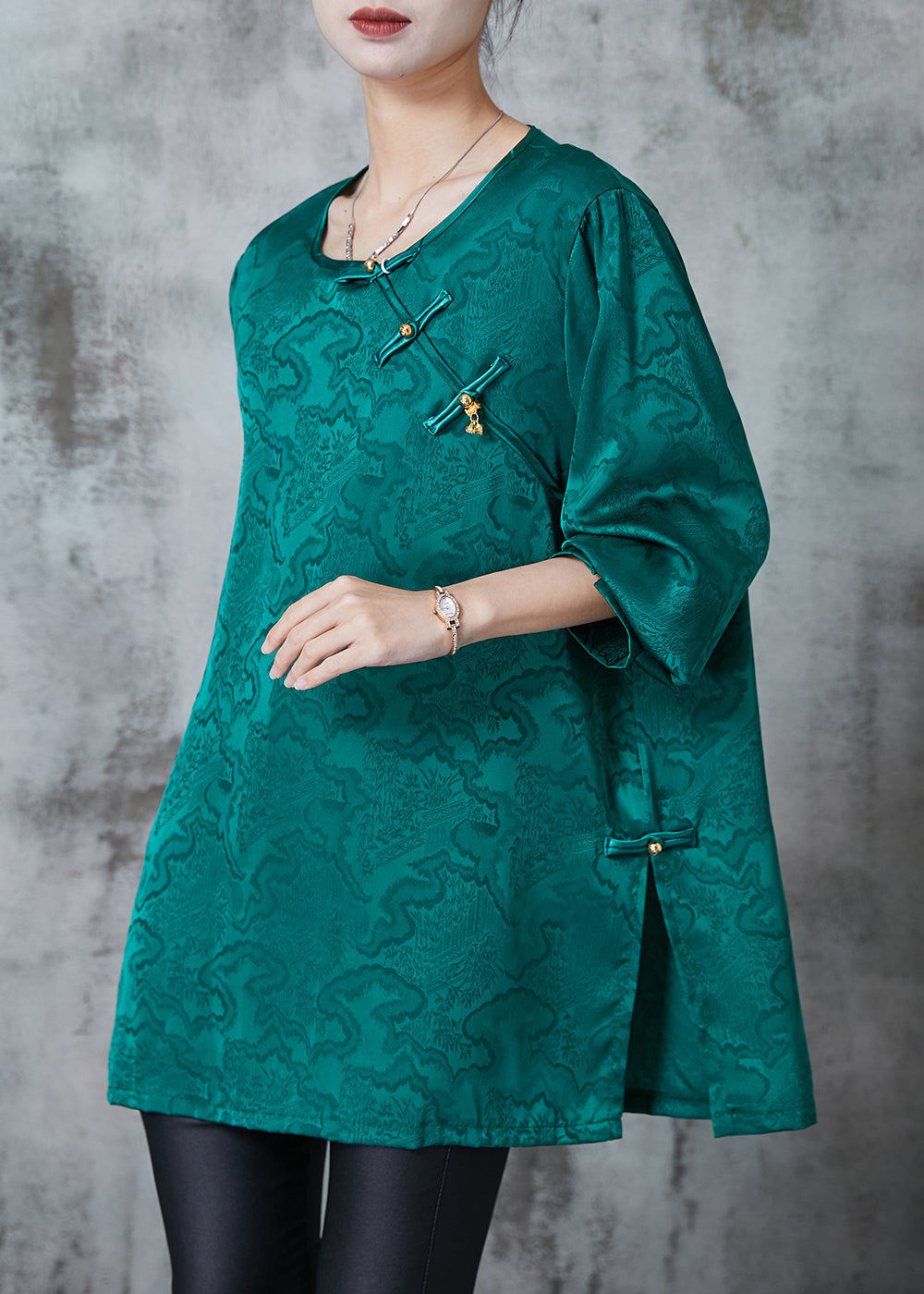 Beautifully Finished Top in a Timeless Design