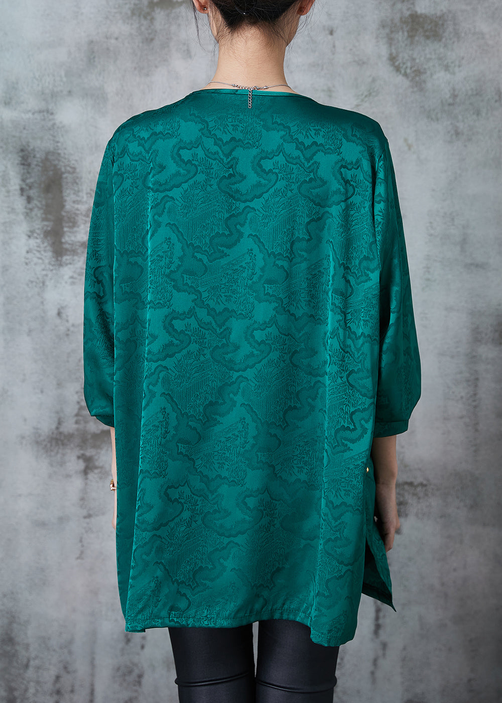 Beautifully Finished Top in a Timeless Design
