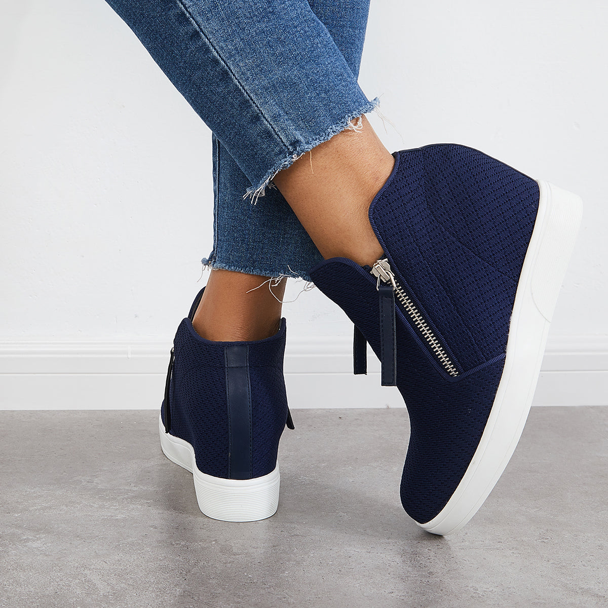 Classic Orthopedic Sneakers with Timeless Style