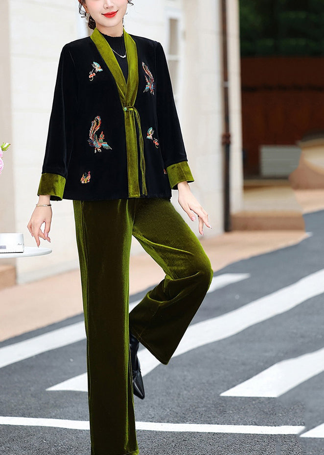 Effortlessly Elegant Pants with a Timeless Design