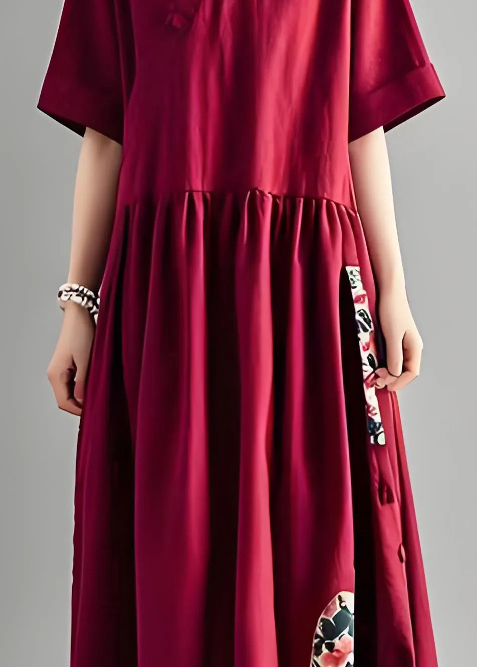 Effortlessly Elegant Dress with a Timeless Design