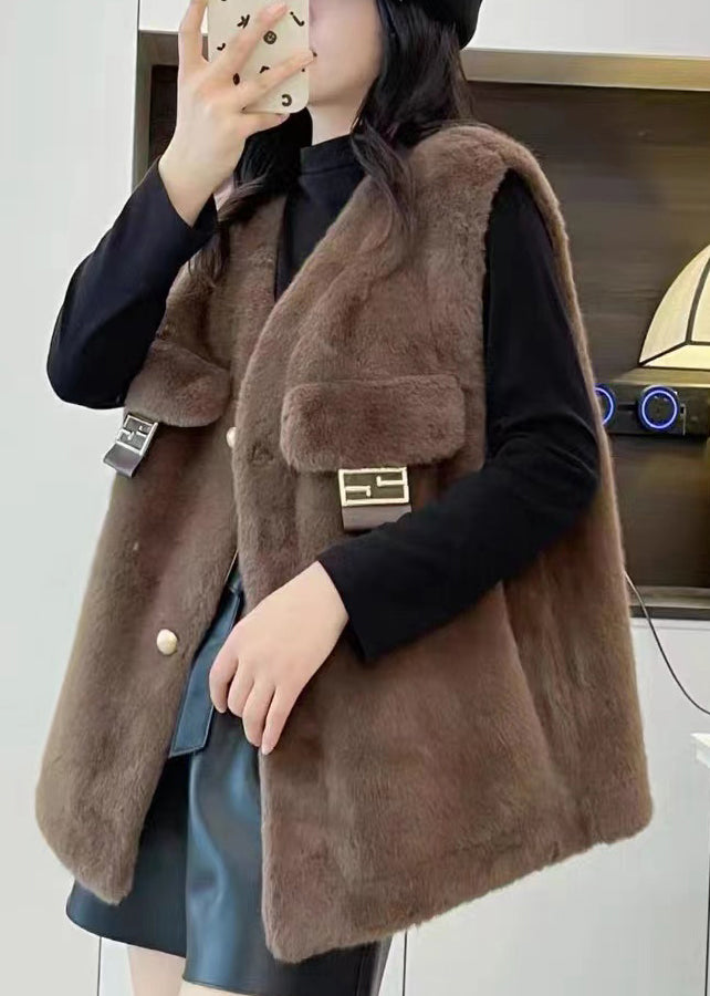 Gracefully Styled Coat for Any Occasion