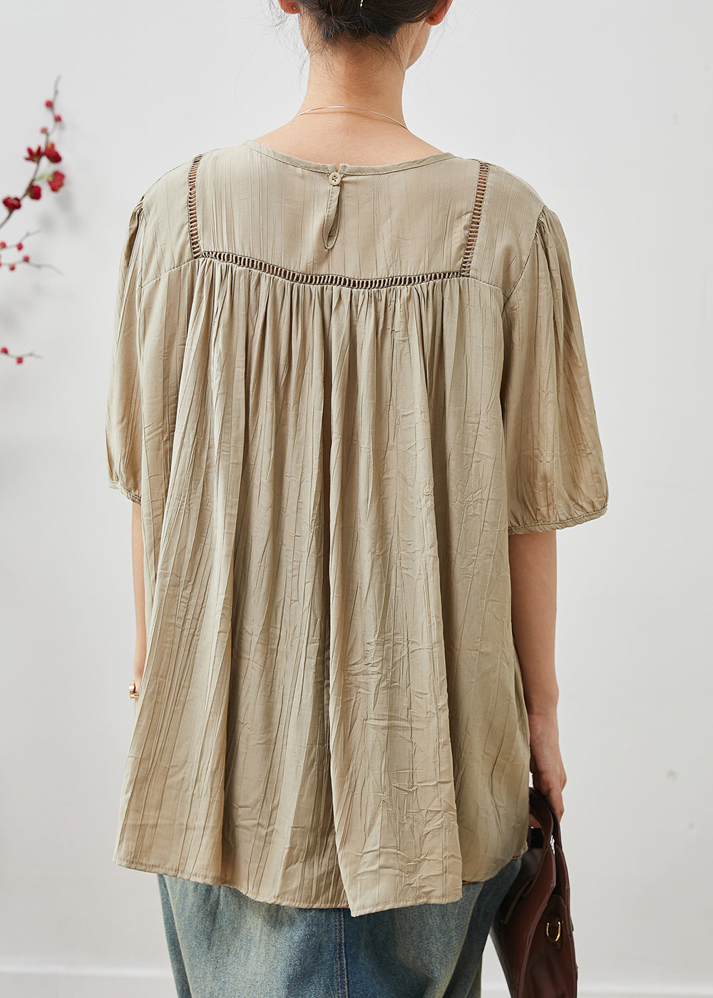 Beautifully Finished Top in a Timeless Design