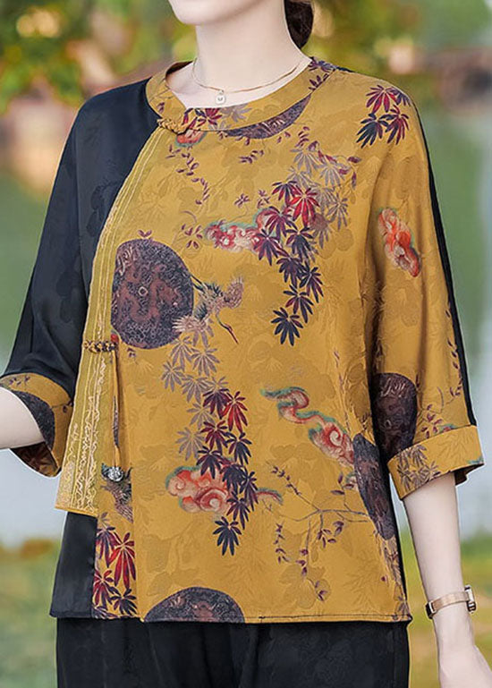 Classic Vintage Top with a Flattering Fit