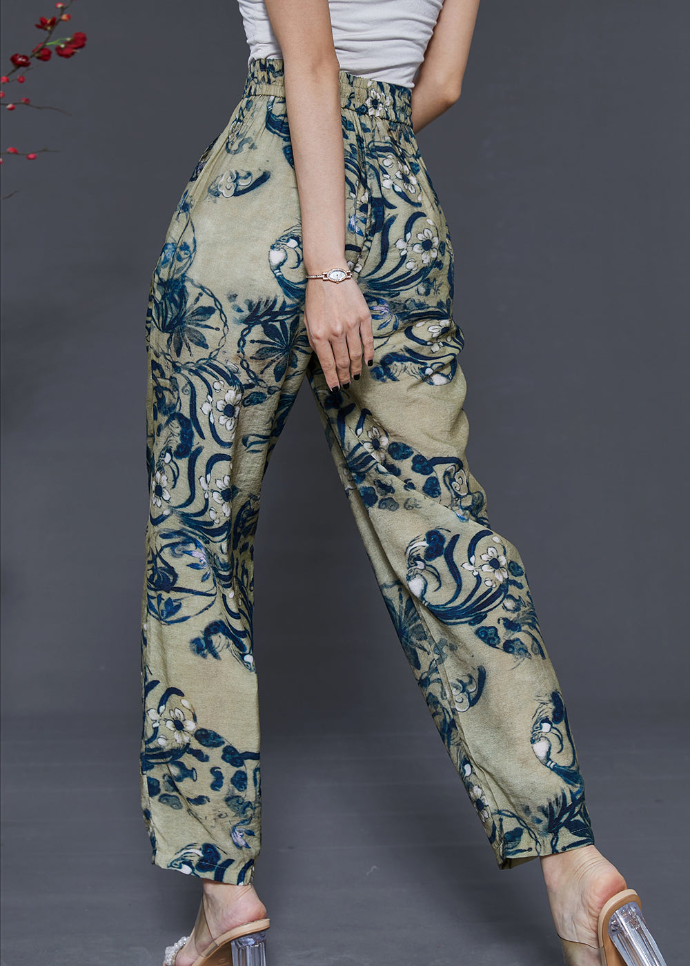 Beautifully Finished Pants in a Timeless Design