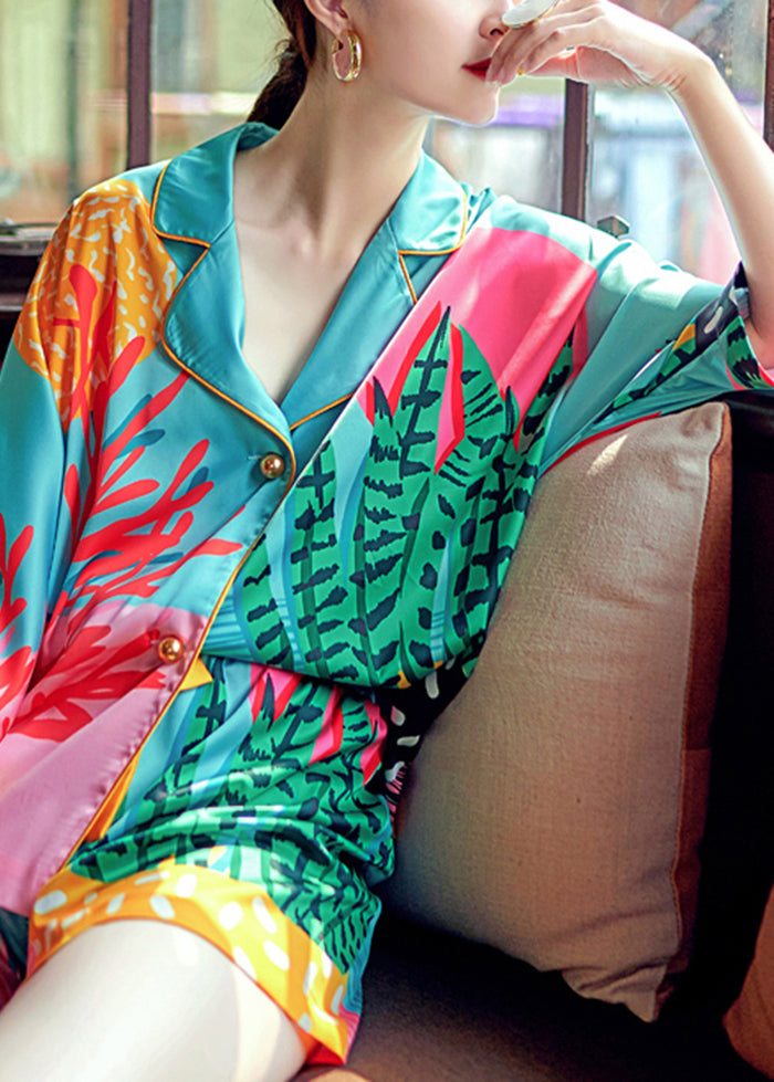 Casually Elegant Garment with a Refined Edge