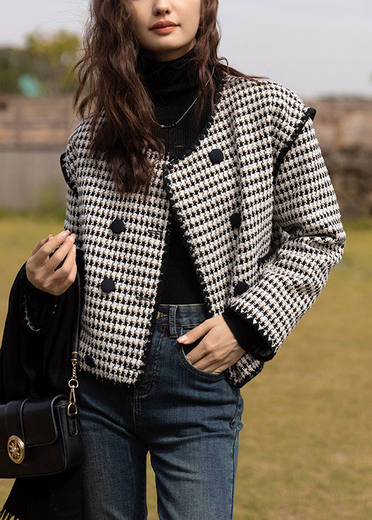 Gracefully Styled Coat for Any Occasion