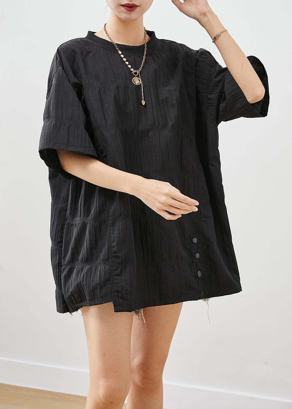 Effortlessly Elegant Top with a Timeless Design