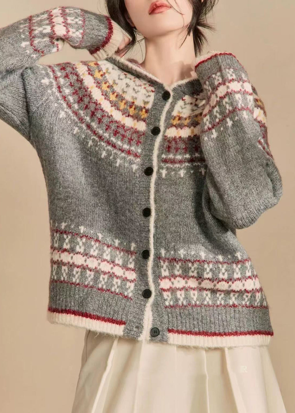 Effortlessly Elegant Cardigan with a Timeless Design
