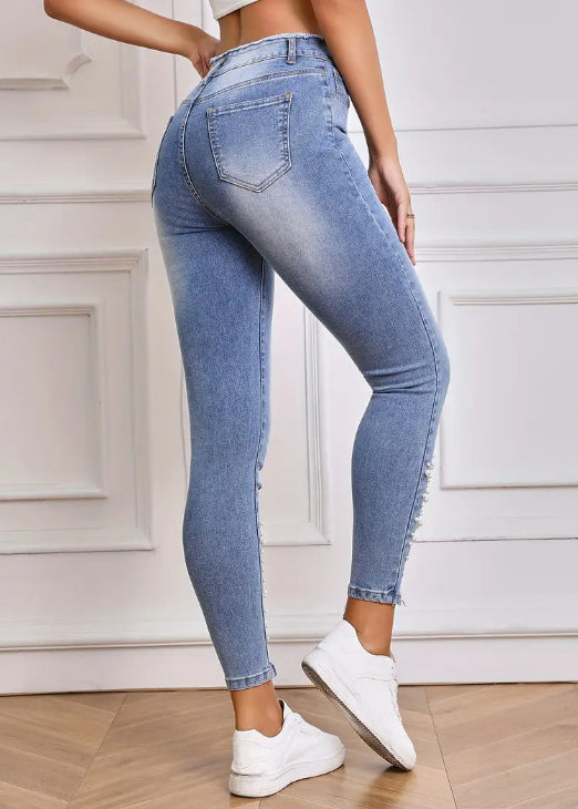 Beautifully Finished Pants in a Timeless Design