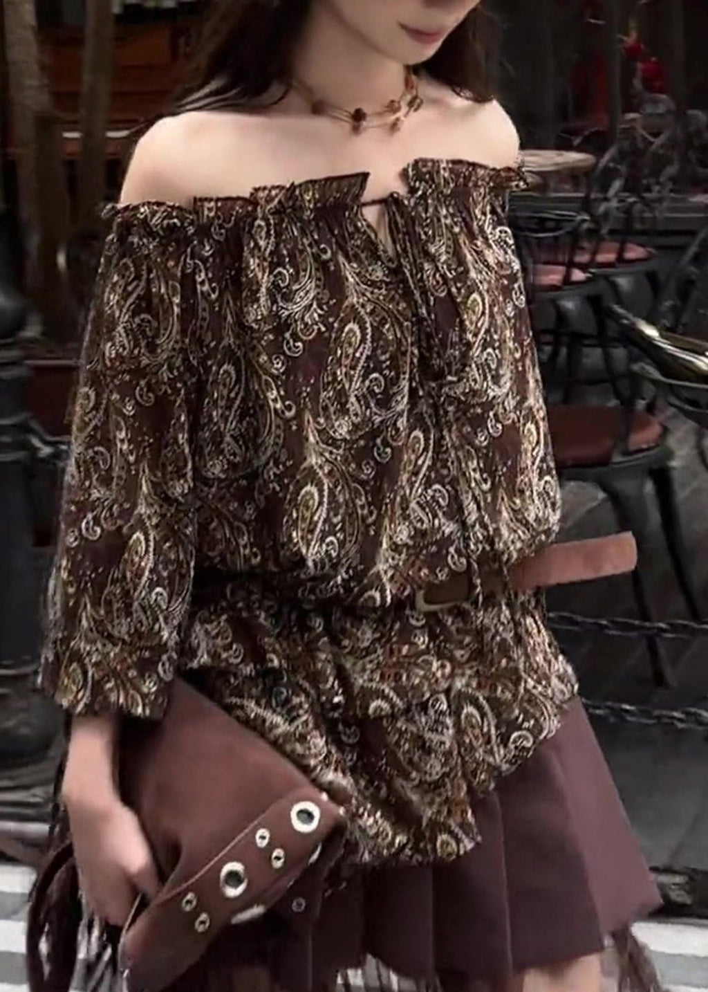 Classic Vintage Blouse with a Flattering Fit