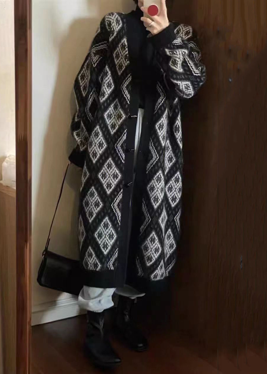 Classic Vintage Cardigan with a Flattering Fit