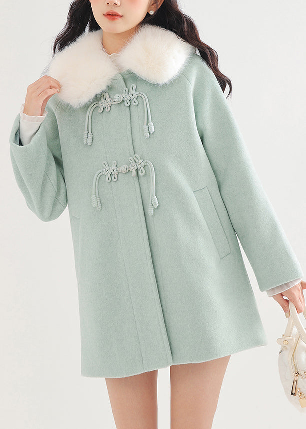 Beautifully Finished Coat in a Timeless Design