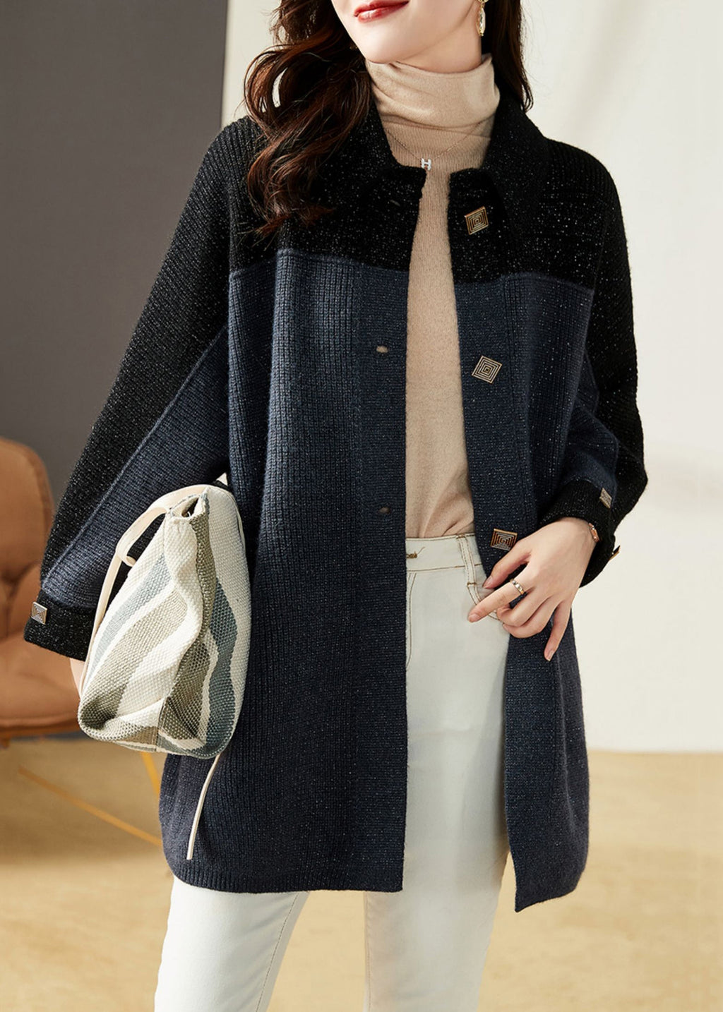 Well Tailored Coat with a Graceful Silhouette