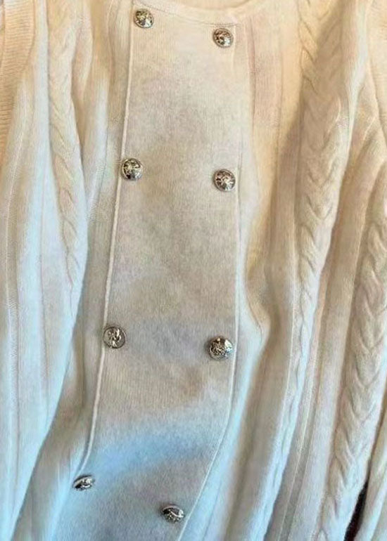 Effortlessly Elegant Sweater with a Timeless Design