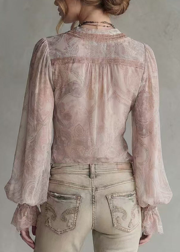 Classic Vintage Blouse with a Flattering Fit