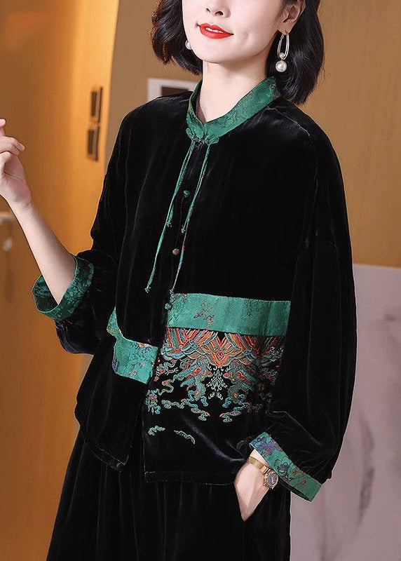 A Vintage Style Top with Delicate Timeless Details