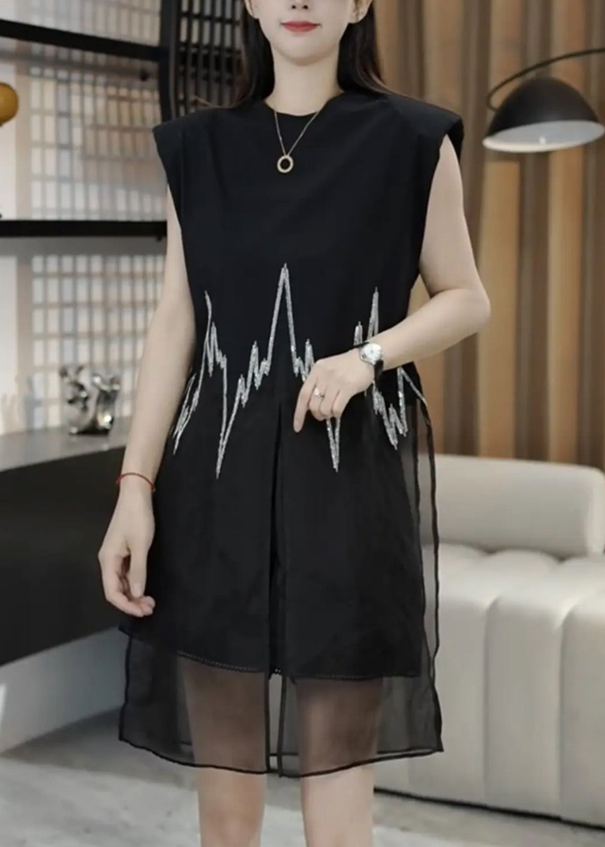 Effortlessly Elegant Top with a Timeless Design