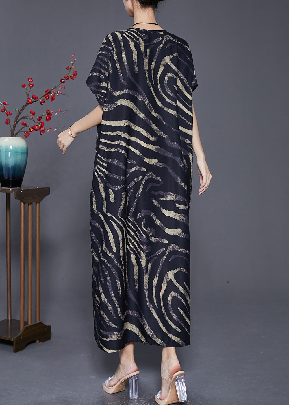 Classic Vintage Dress with a Flattering Fit
