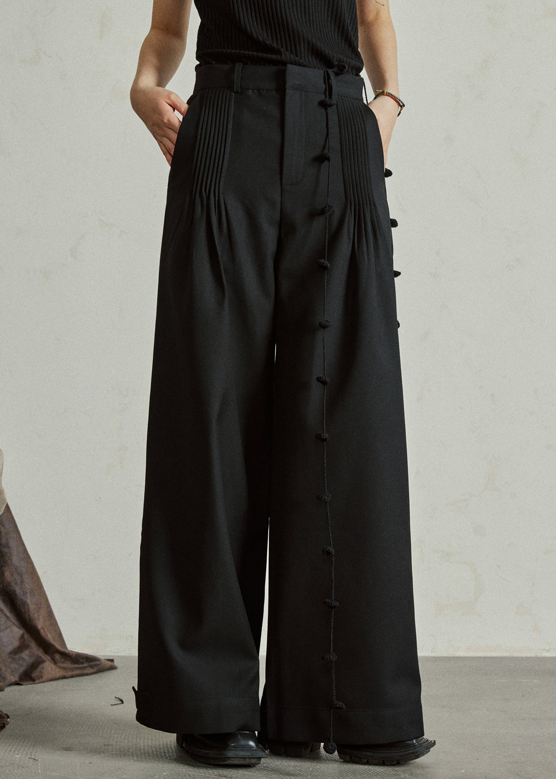 Elegantly Styled Pants for Everyday Wear
