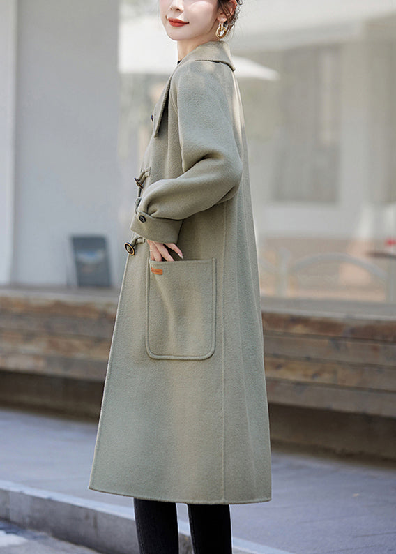 Effortlessly Elegant Coat with a Timeless Design