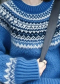 Well Tailored Sweater with a Graceful Silhouette