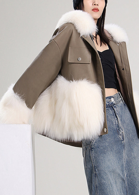 Well Tailored Coat with a Graceful Silhouette
