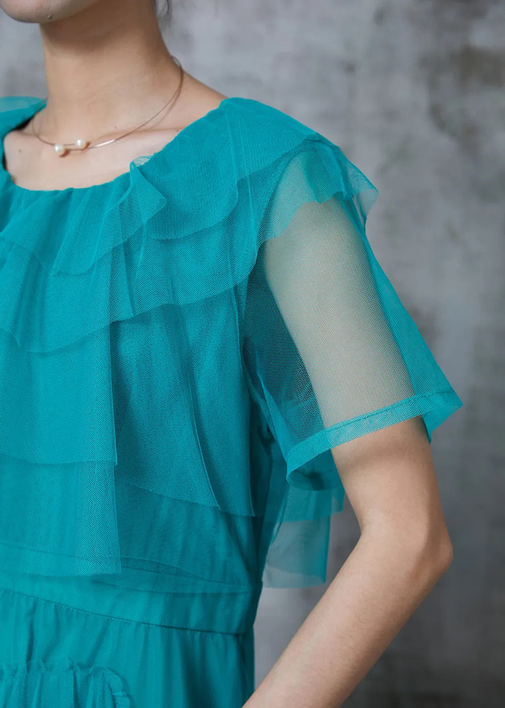 Beautifully Finished Dress in a Timeless Design