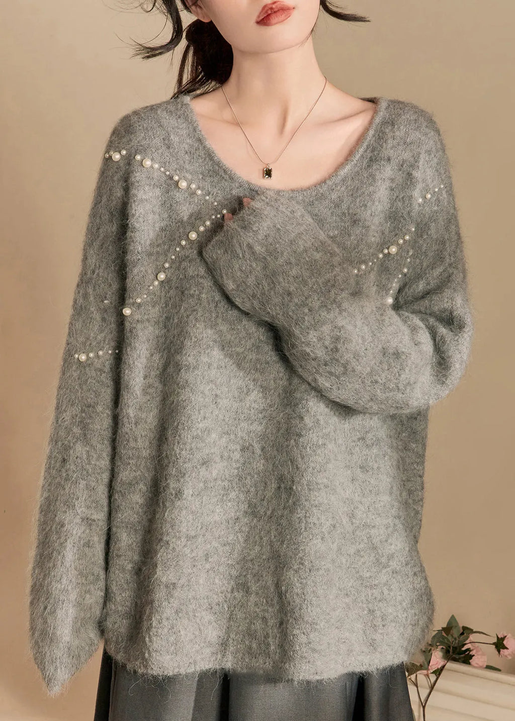 Effortlessly Elegant Sweater with a Timeless Design