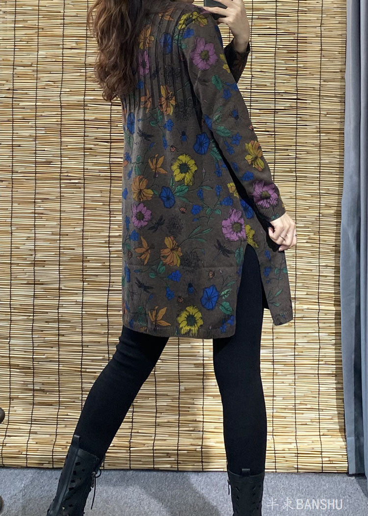 Well Tailored Sweater with a Graceful Silhouette