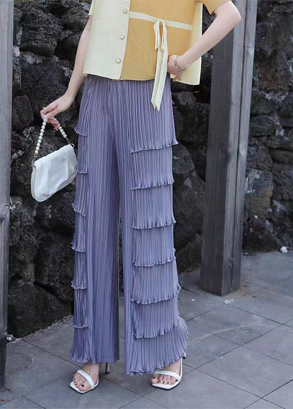 Effortlessly Elegant Pants with a Timeless Design