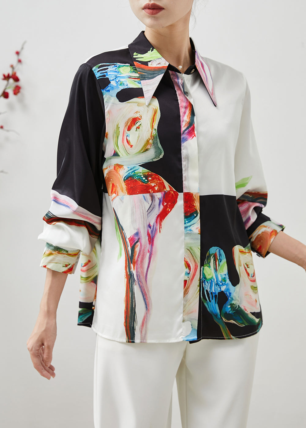 Beautifully Crafted Blouse in a Classic Style