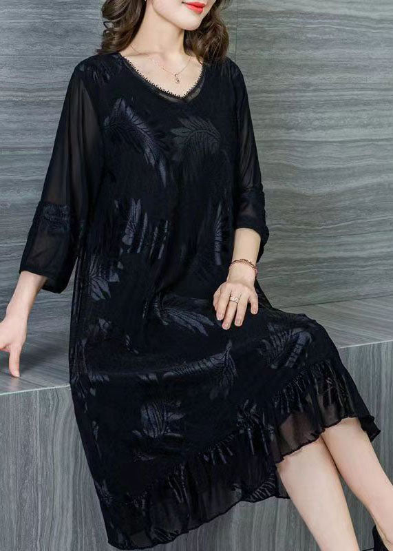 Well Tailored Dress with a Graceful Silhouette