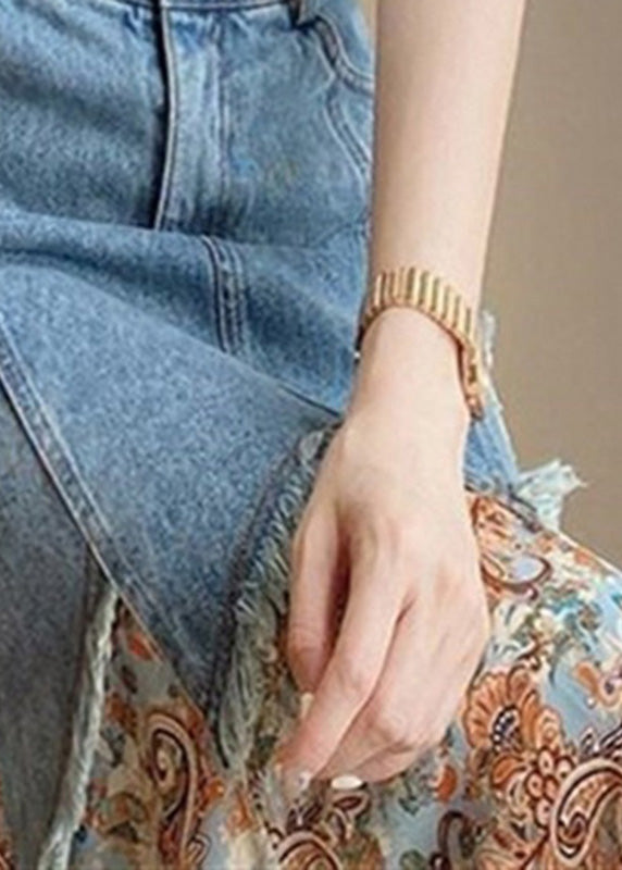 Gracefully Styled Garment for Any Occasion
