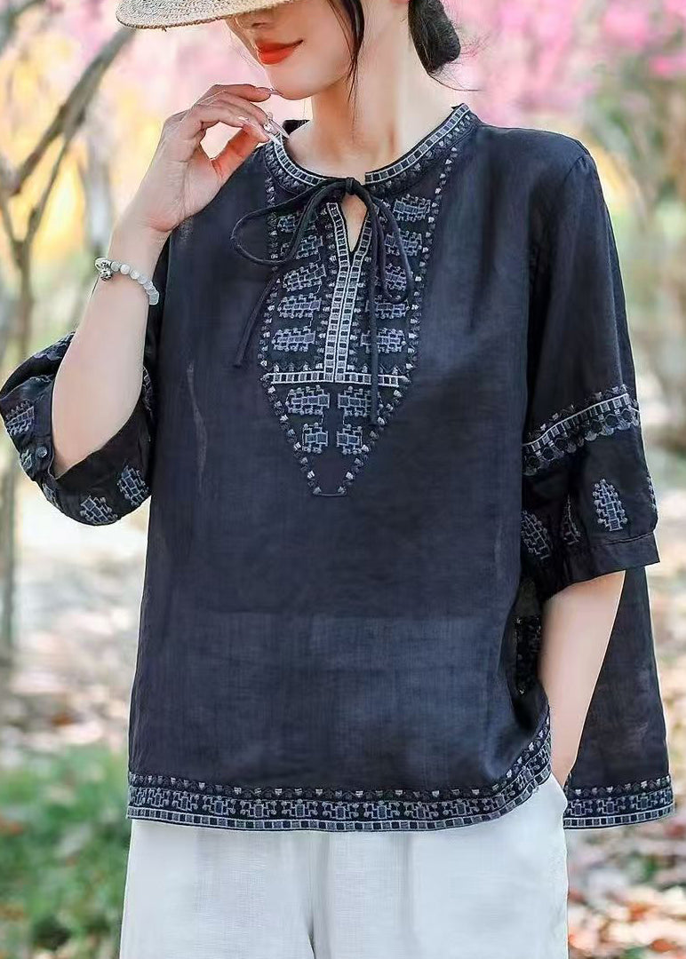 Sophisticated Blouse with a Clean Classic Look