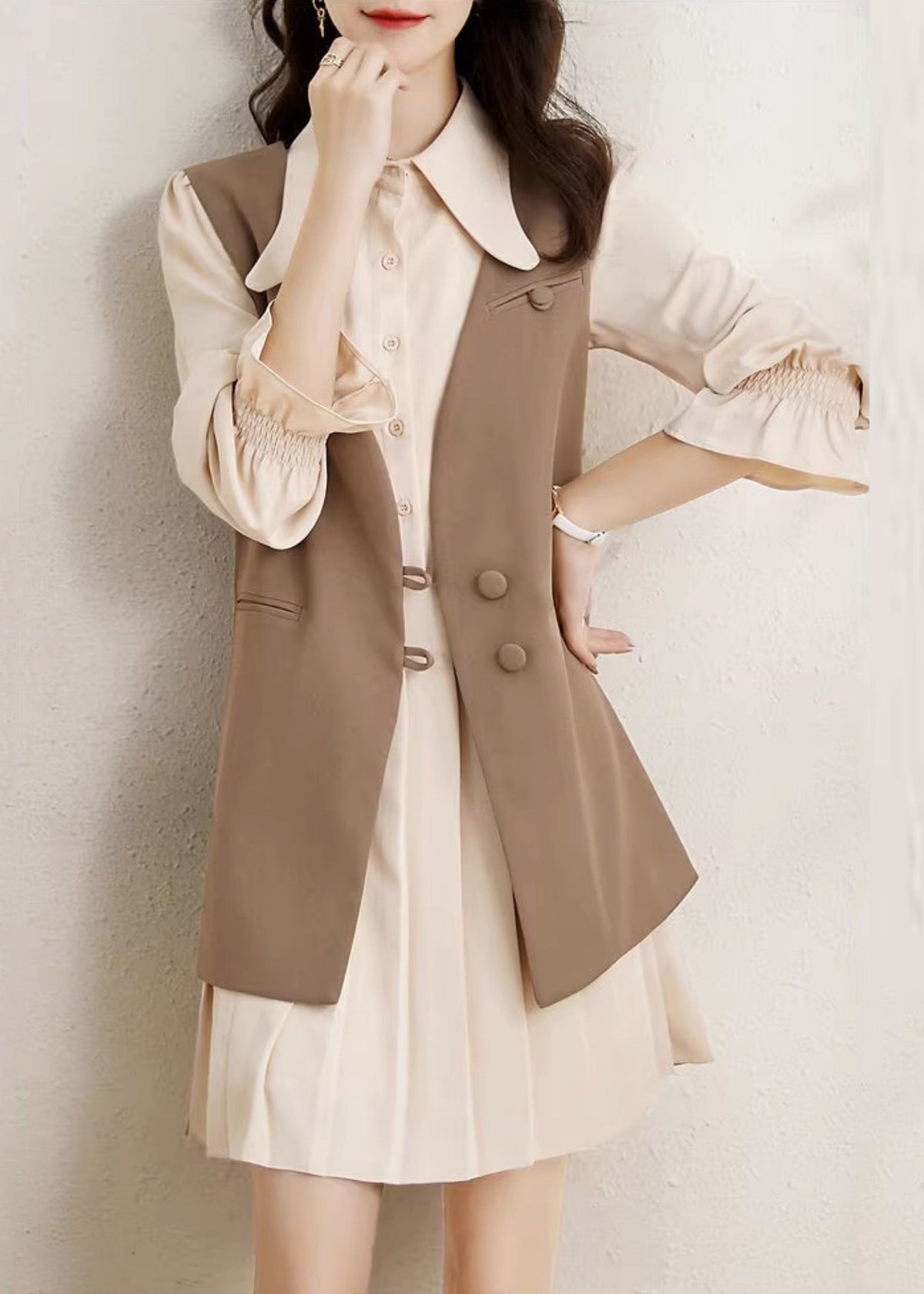 Classic Vintage Dress with a Flattering Fit