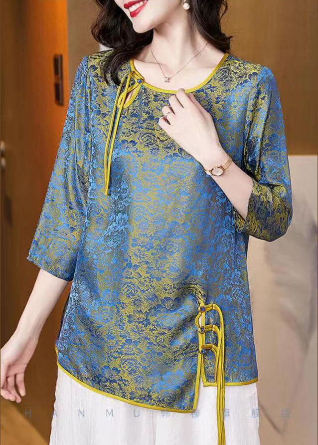 Polished Top with an Effortless Classic Look